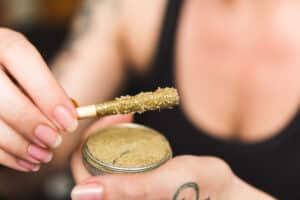 Read more about the article 3 Easy Steps To Rolling The Best Kief Joint